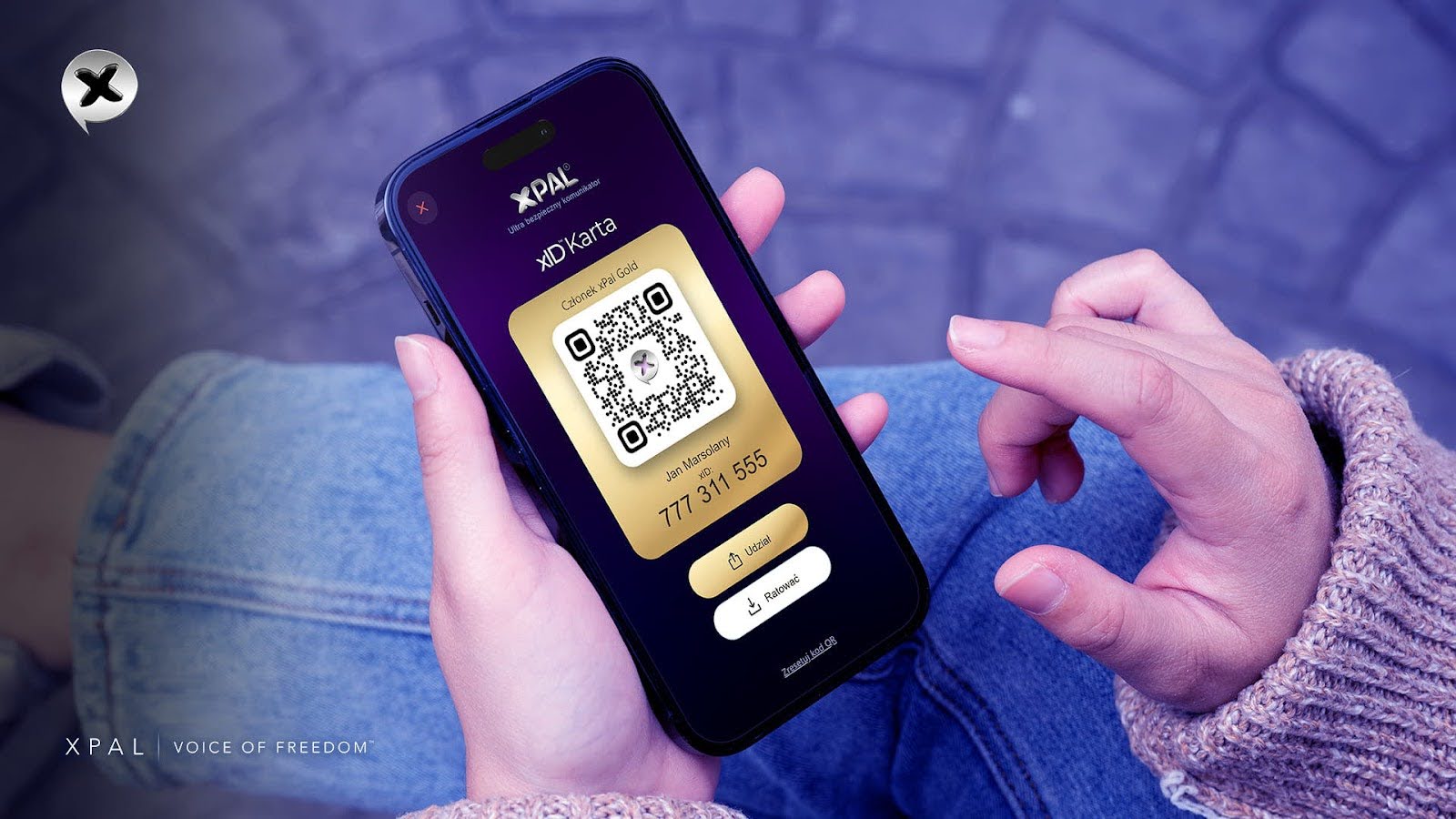 How does xPal's Secure Messaging App work without a phone number?